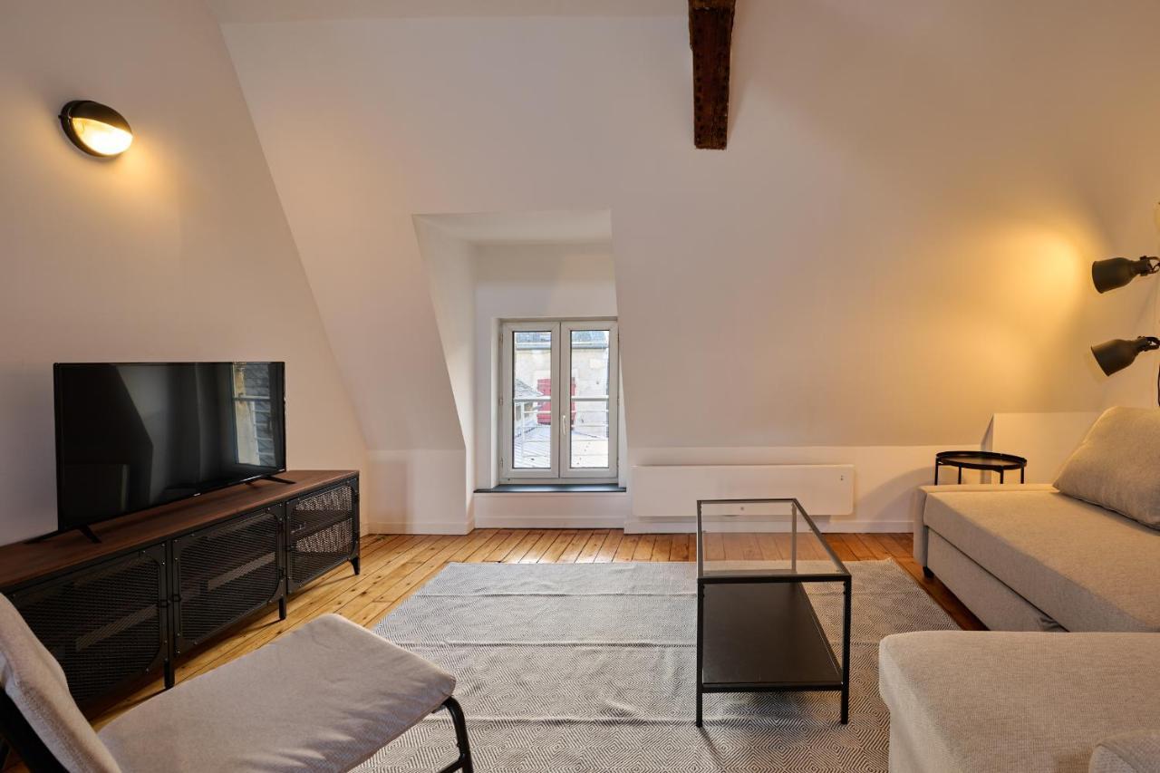 L'atelier, Atypique En Hyper Centre, Situe Dans Un Atelier D'architecte, By Primo C0nciergerie * Nevers